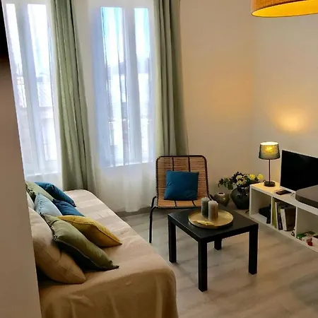 Appart Deco****tout A Pied Apartment